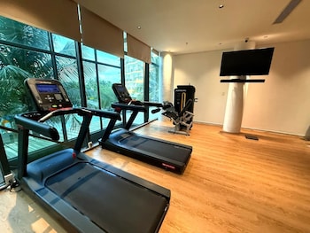 mona luxe apartment