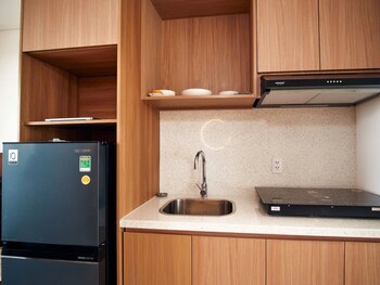 mona luxe apartment