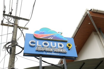 cloud9 airport hotel
