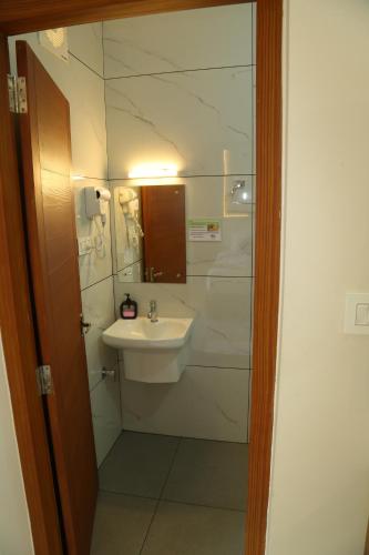 cloud9 airport hotel