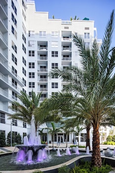 2br condos at the circ by hosteeva