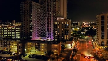 2br condos at the circ by hosteeva
