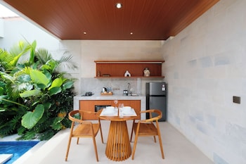 three brothers villas and suite munggu