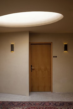 Hotel Oculto,,3 star