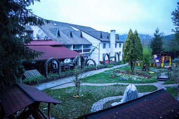 hotel claris valiug