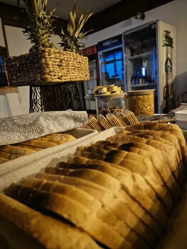 hotel claris valiug