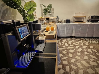 hotel claris valiug