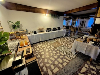 hotel claris valiug