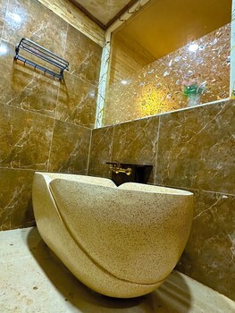 Puunee Wild River Resto & Villa's,,4 star