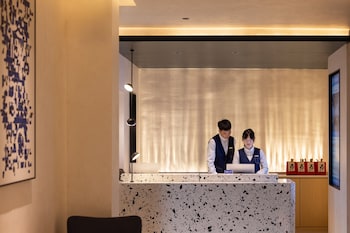 Cybo Junting Shangpin Hotel (Chengdu Chunxi Road Tianfu Square Branch),,4 star