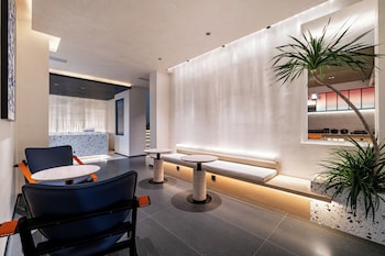 Cybo Junting Shangpin Hotel (Chengdu Chunxi Road Tianfu Square Branch),,4 star