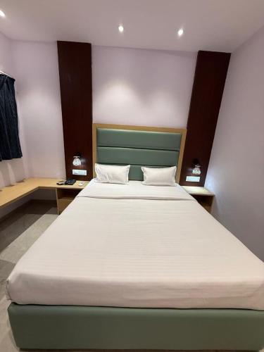 hotel grand soma