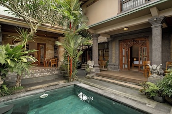 Togog Polos Ubud House,,4 star