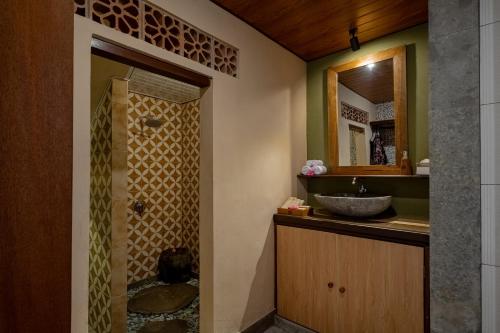 togog polos ubud house