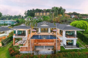 golden horizon villa