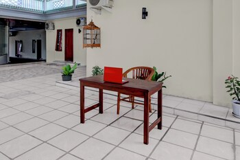 Oyo 95019 Jeppi Homestay,,2 star