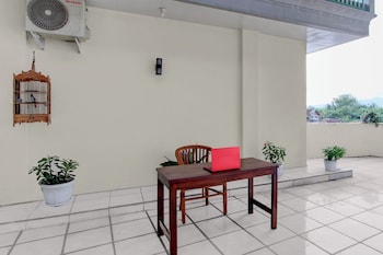 Oyo 95019 Jeppi Homestay,,2 star