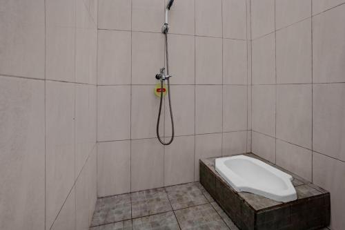 oyo 95035 harmony guest house syariah