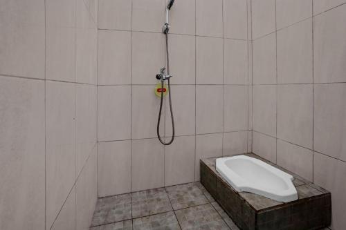 oyo 95035 harmony guest house syariah