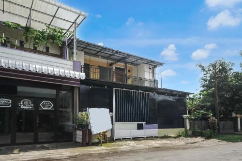 oyo 95035 harmony guest house syariah