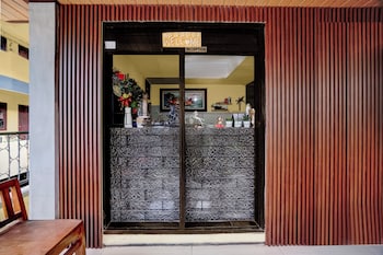 Oyo 95043 Guest House Adel's,36 Jalan Bandahara, Rw 09, Kel Pisangcandi,2 star
