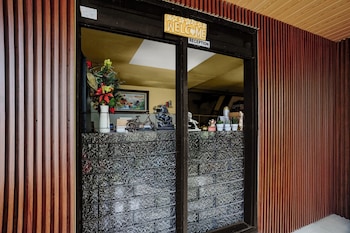 Oyo 95043 Guest House Adel's,36 Jalan Bandahara, Rw 09, Kel Pisangcandi,2 star