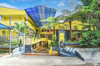Oyo 95043 Guest House Adel's,36 Jalan Bandahara, Rw 09, Kel Pisangcandi,2 star