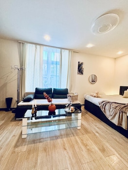Central King Studio Downtown Area,,3 star