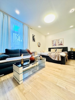 Central King Studio Downtown Area,,3 star