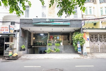 sonder tan son nhat airport hotel