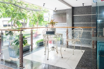 sonder tan son nhat airport hotel
