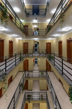 daisy hotel