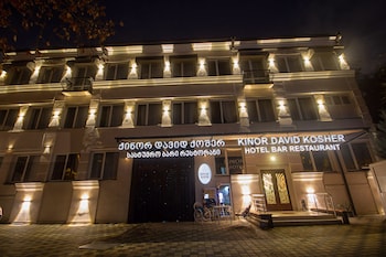 kinor david glatt kosher hotel