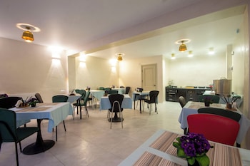 kinor david glatt kosher hotel
