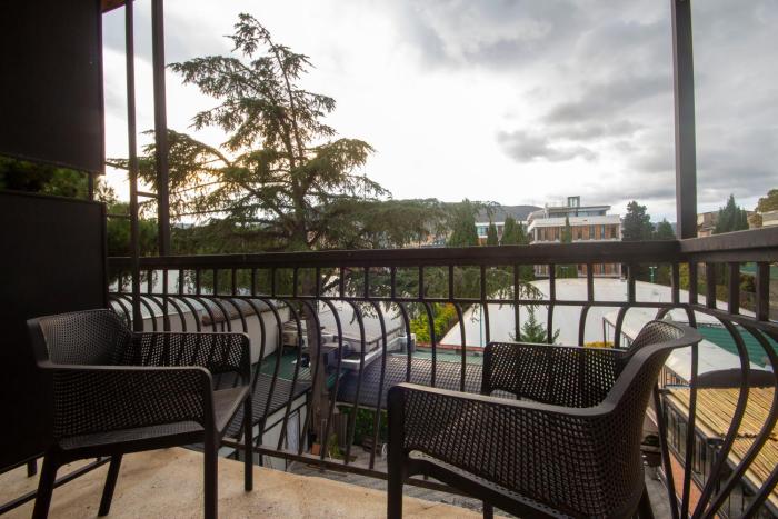 kinor david glatt kosher hotel