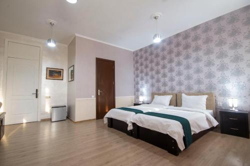 kinor david glatt kosher hotel
