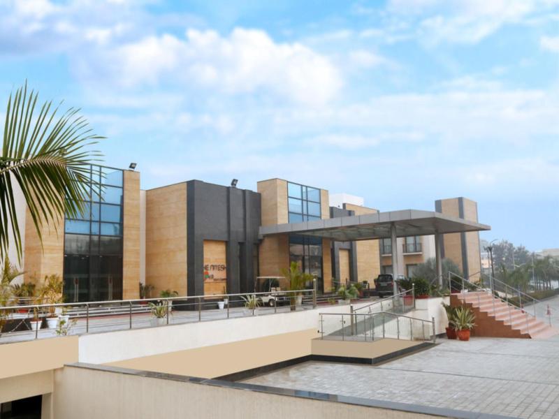 Grand Notting Hills Hotel And Resorts,New Delhi>>Delhi,4 star