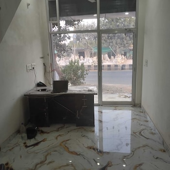 Manbhar Heavens Hotel,,2 star