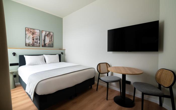 limehome athens agora
