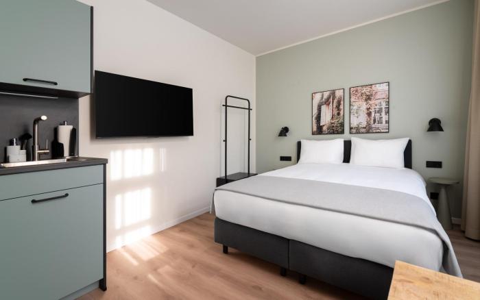 limehome athens agora