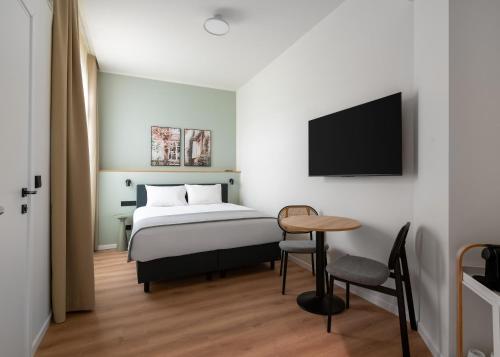 limehome athens agora