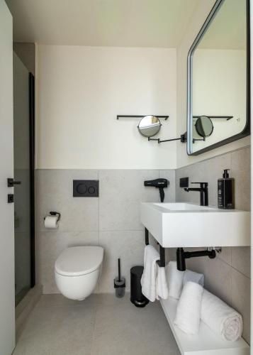 limehome athens agora
