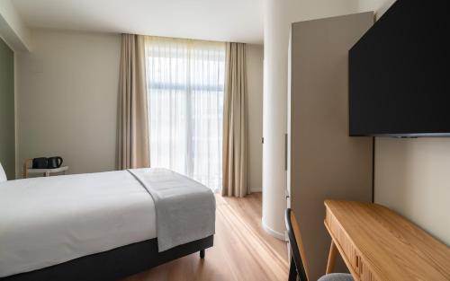 limehome athens agora