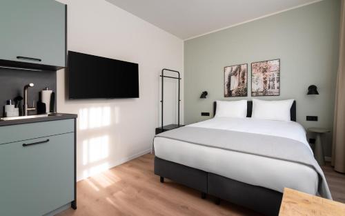 limehome athens agora