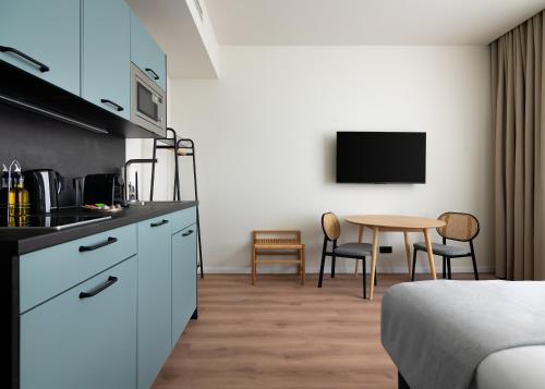 limehome athens agora