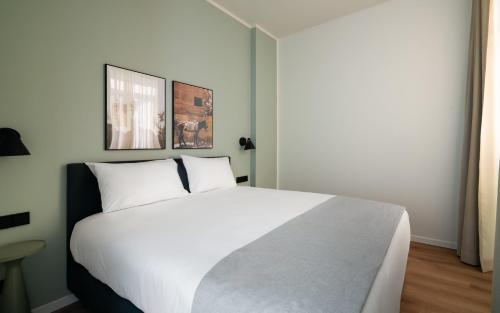 limehome athens agora