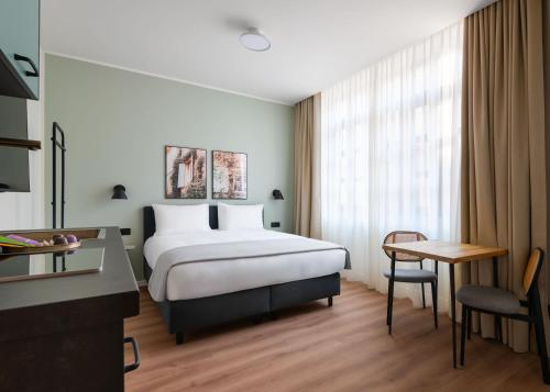 limehome athens agora