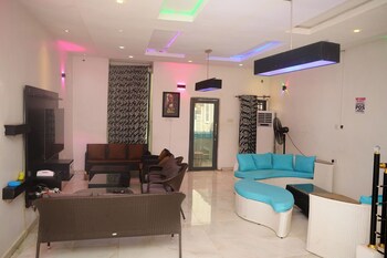 Cremyark Home Apartments,,4 star