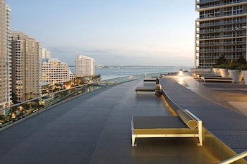 icon w building voila rentals