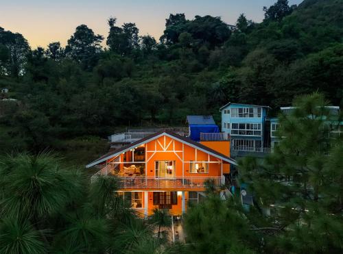 ama stays and trails white hackle dharamshala